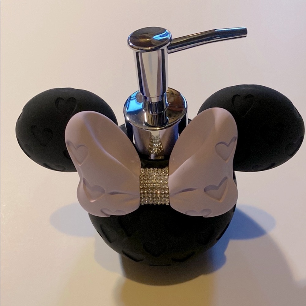 Black and lavender Minnie Mouse Soap Dispenser. NWT.  Excellent Conditio…
